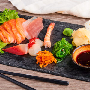 16. Sashimi m/ponzosaus 10 skiver